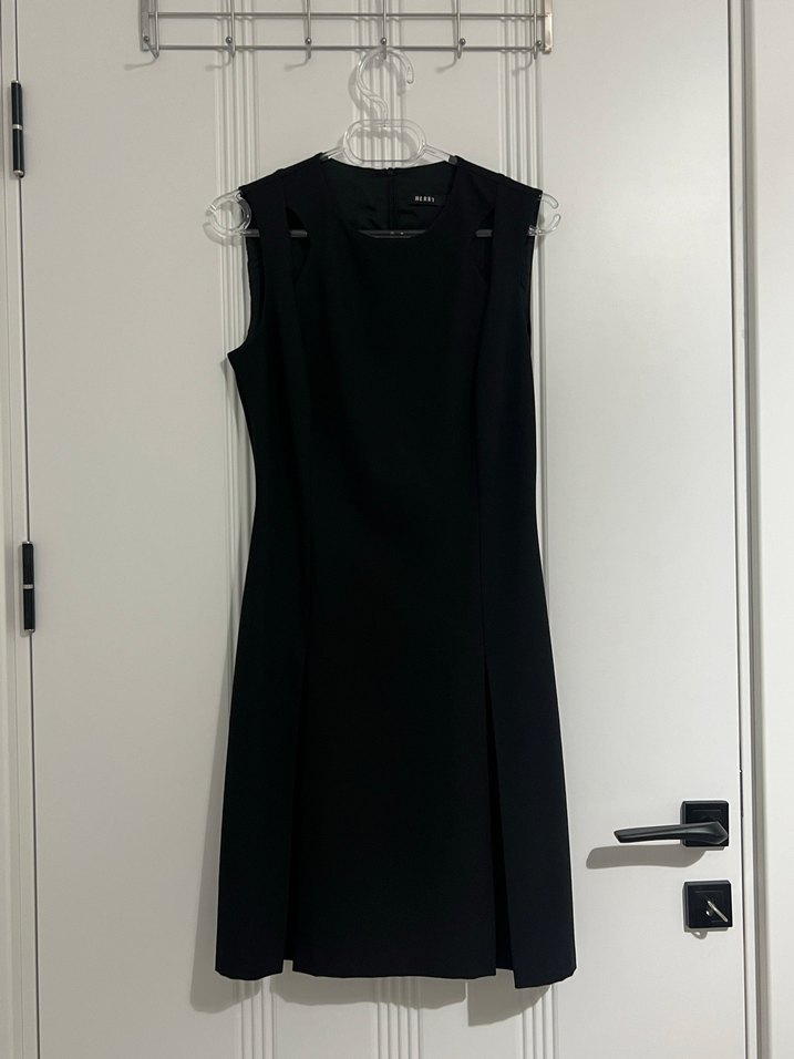 Siyah Midi Kolsuz Elbise - Görsel 3