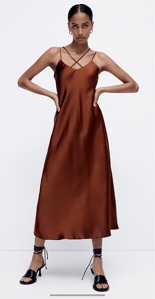 Zara saten elbise