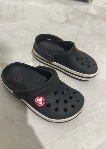 Crocs 25