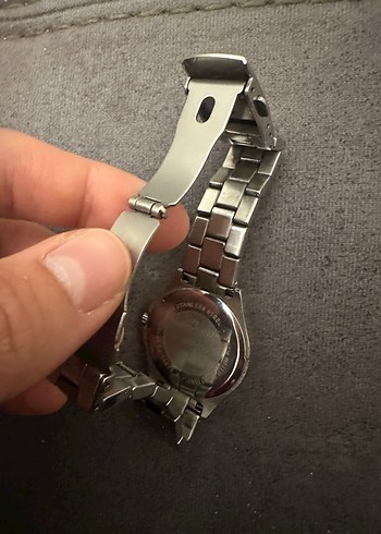 Klasik Gri Kadın Kol Saati - Görsel 3