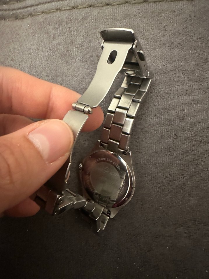 Klasik Gri Kadın Kol Saati - Görsel 3