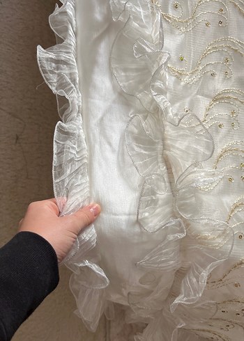 İşlemeli Beyaz Parlak Yatak Örtüsü - Görsel 2