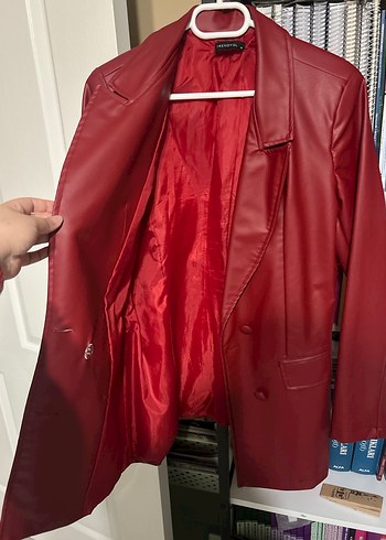 Kadın Kırmızı Deri Düğmeli Midi Blazer - Görsel 3