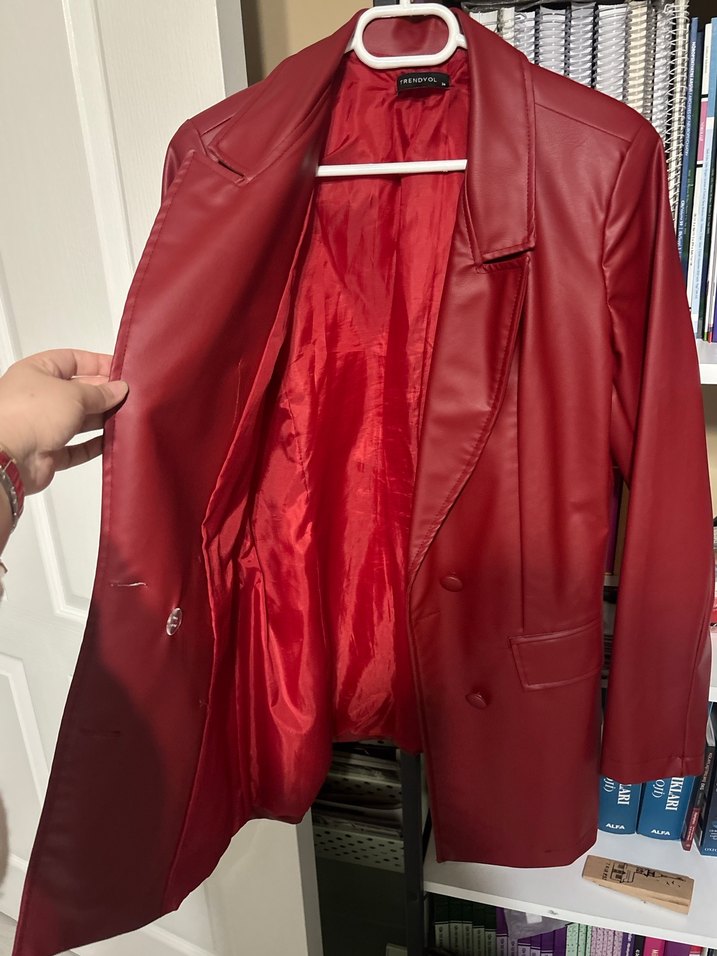 Kadın Kırmızı Deri Düğmeli Midi Blazer - Görsel 3