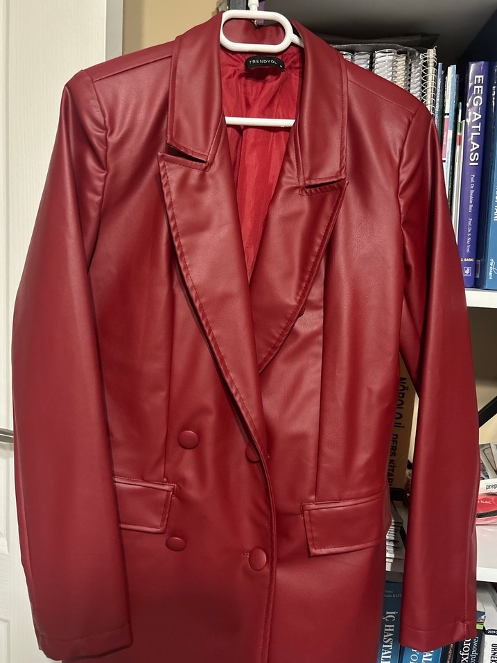 Kadın Kırmızı Deri Düğmeli Midi Blazer - Görsel 5