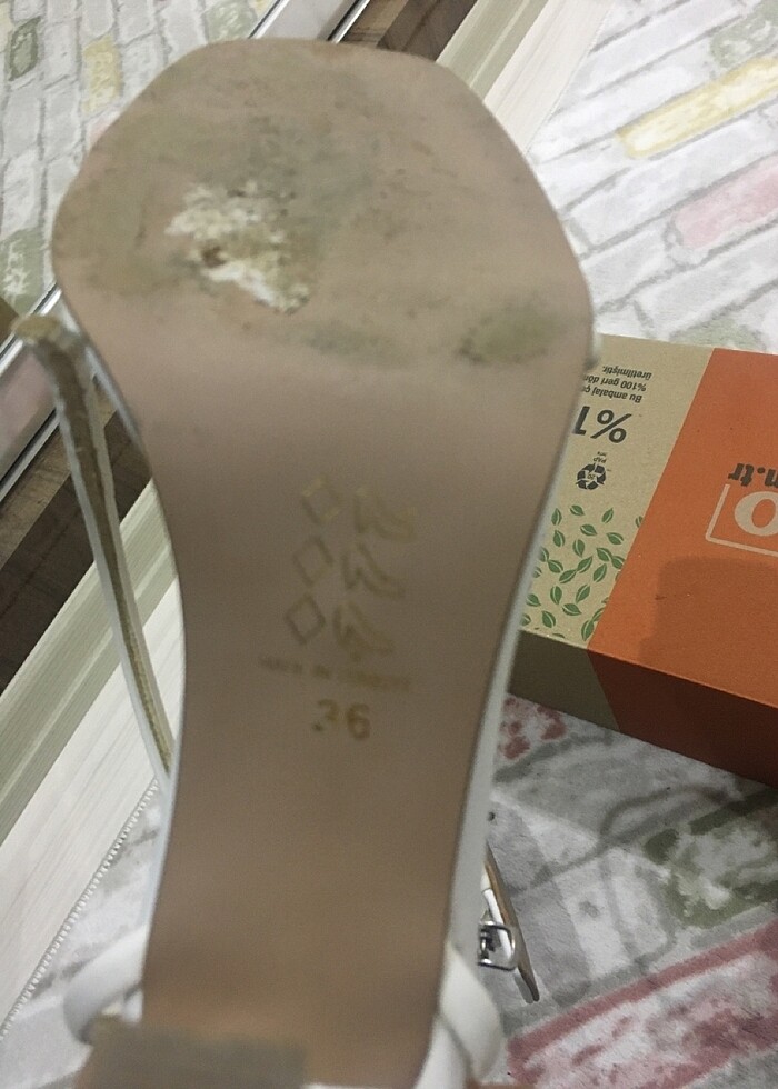 Beyaz topuklu ayakkabı - Görsel 3