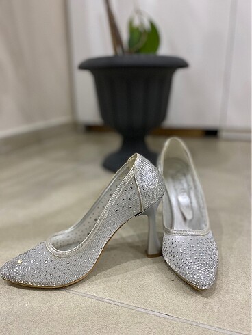 Taşlı topuklu ayakkabı - Görsel 3