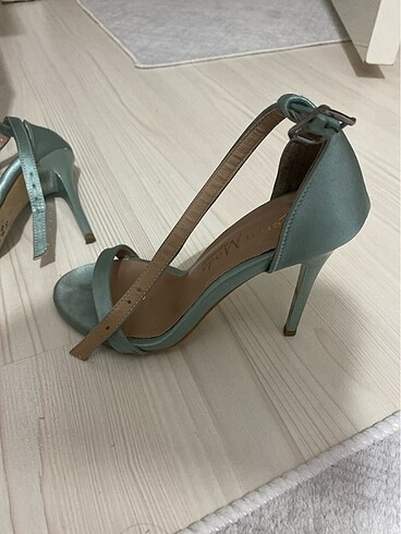 Topuklu ayakkabı - Görsel 2
