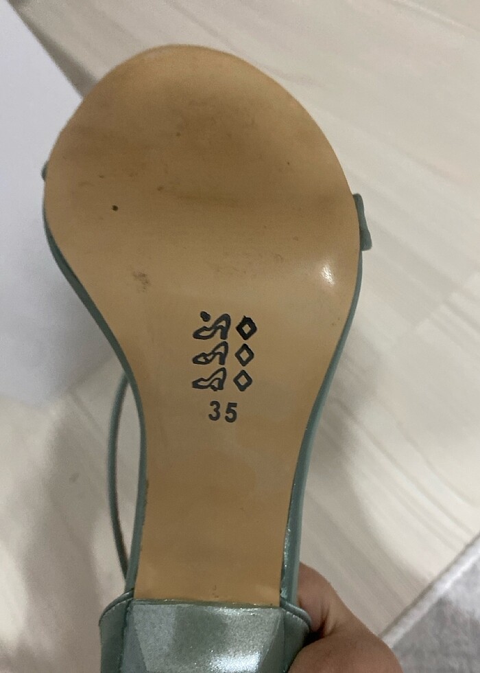 Topuklu ayakkabı - Görsel 3