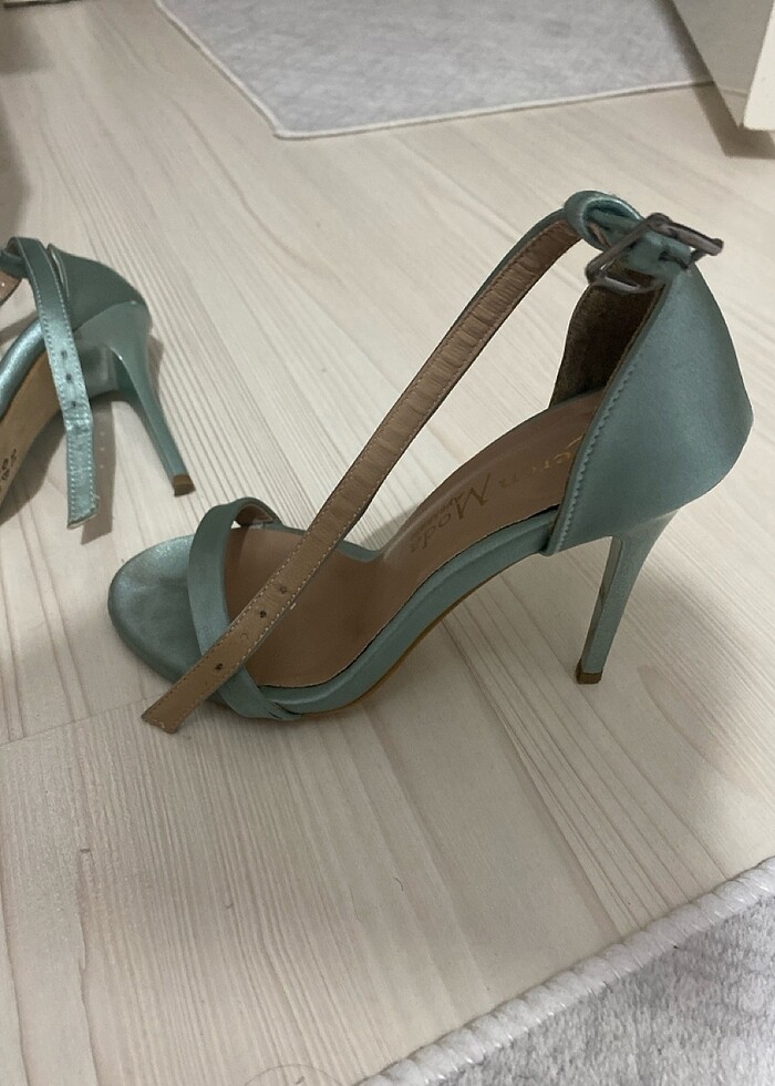 Topuklu ayakkabı - Görsel 2