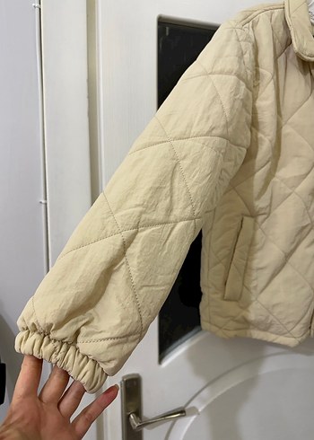 Bej Düğmeli Keten Kapitone mont - Görsel 3