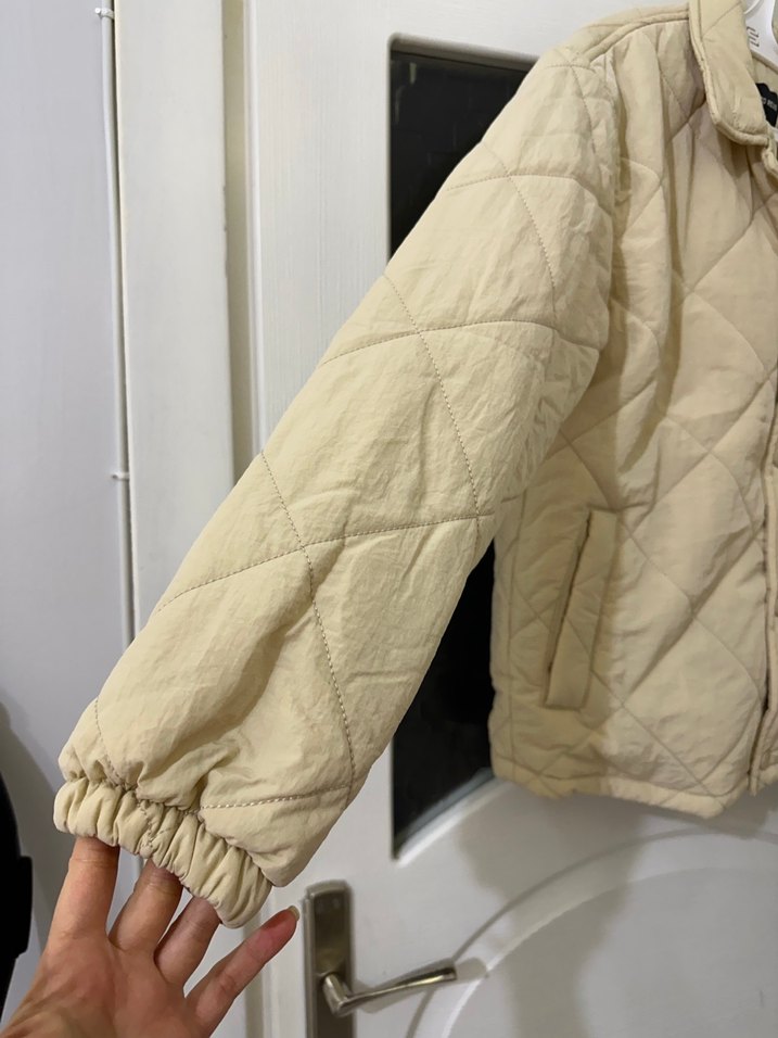 Bej Düğmeli Keten Kapitone mont - Görsel 3