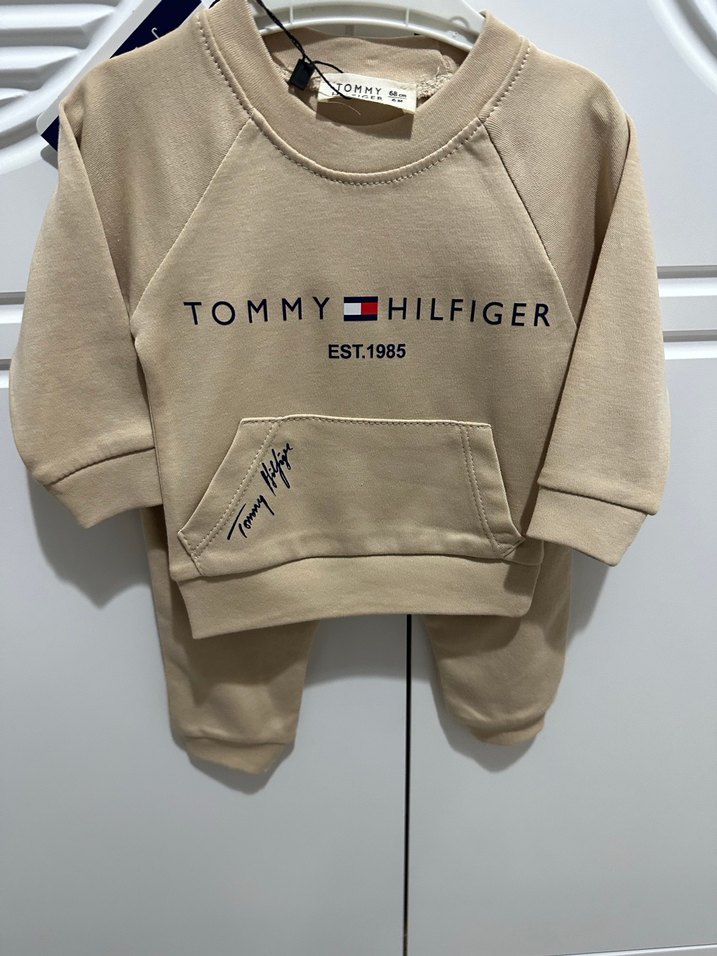 Tommy Hilfiger Erkek Çocuk bej rengi alt üst takım - Görsel 2