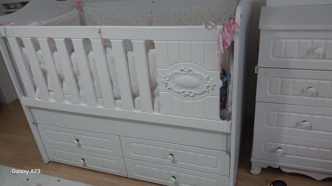 Beyaz Bebek Beşiği ve Altı Çekmeceli - Görsel 3
