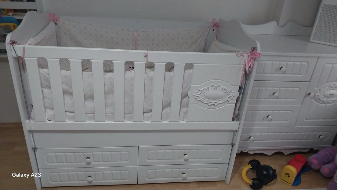 Beyaz Bebek Beşiği ve Altı Çekmeceli - Görsel 2