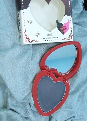 Beden Revolution truly sinful blusher allık