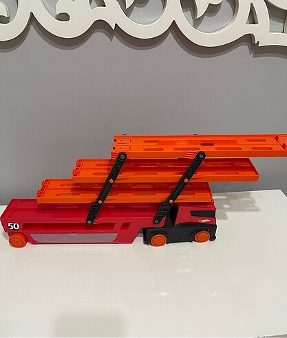 Hotwheels mega tır
