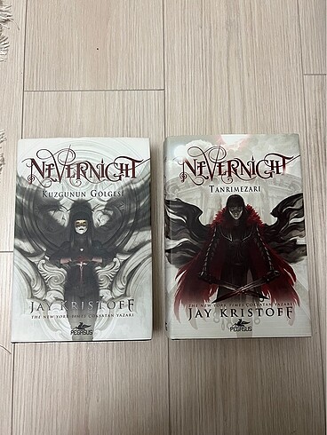 Nevernight serisi
