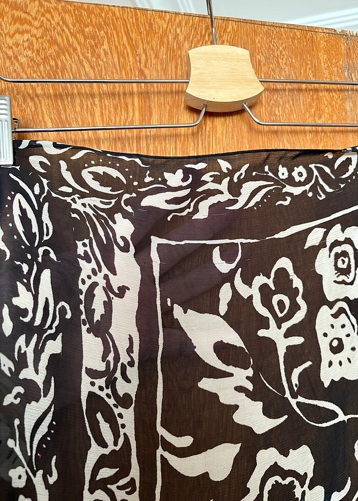 Siyah Beyaz Pareo - Görsel 3