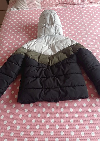 Kapüşonlu Erkek Çocuk Şişme Mont - Görsel 3