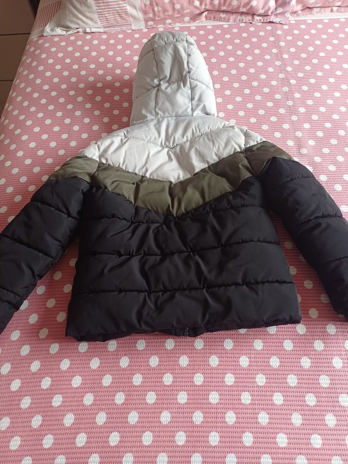 Kapüşonlu Erkek Çocuk Şişme Mont - Görsel 3