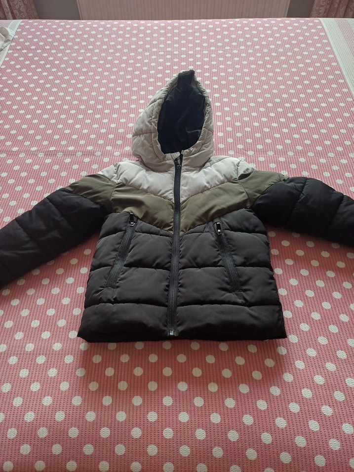 Kapüşonlu Erkek Çocuk Şişme Mont - Görsel 2