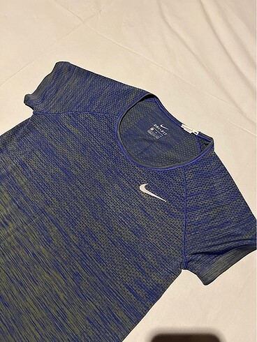 Nike Bayan spor tişört