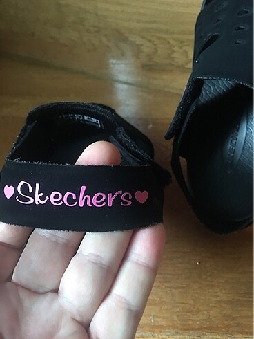 35 Beden YEPYENİ SKECHERS SANDALET