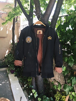 Vintage bomber mont