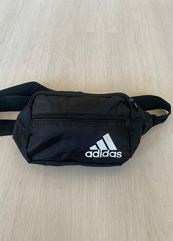 Adidas çapraz omuz ve bel çantası.