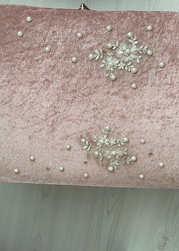 Zara İşlemeli Boncuklu çeyiz sandığı