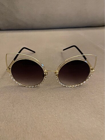 Kadın tasarım güneş gözlüğü - Görsel 3