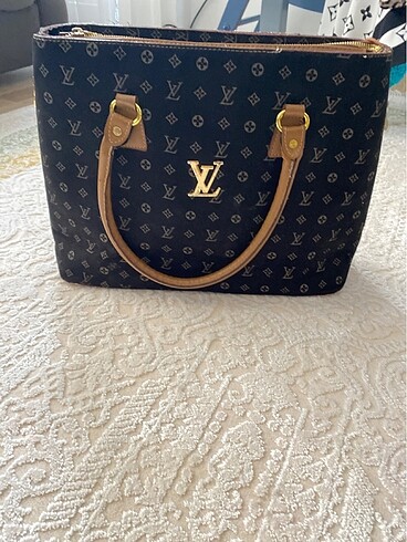Louis Vuitton Sorunsuz kol çantası