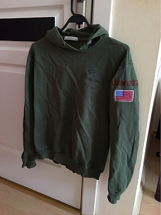 sweatshirt