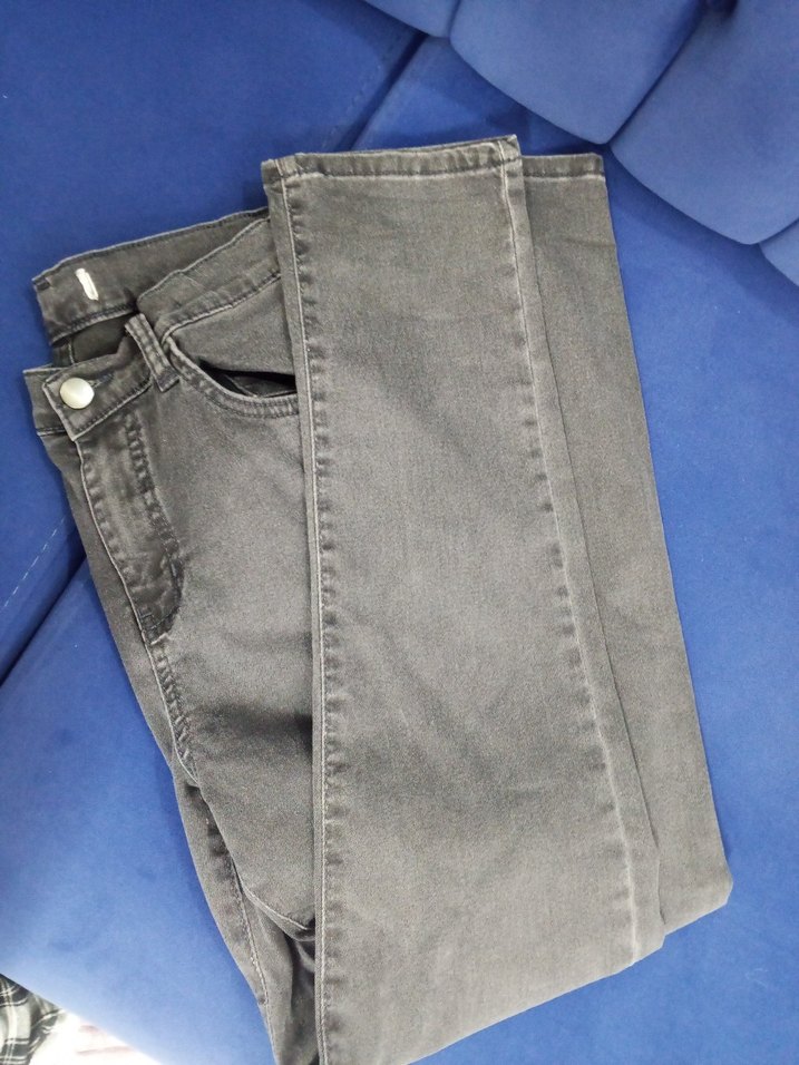 Gri Düğmeli Bol Kesim Kadın Kot Pantolon - Görsel 3