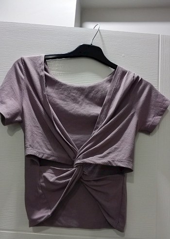 Kısa Kollu V Yaka Pliseli Crop Top - Görsel 2