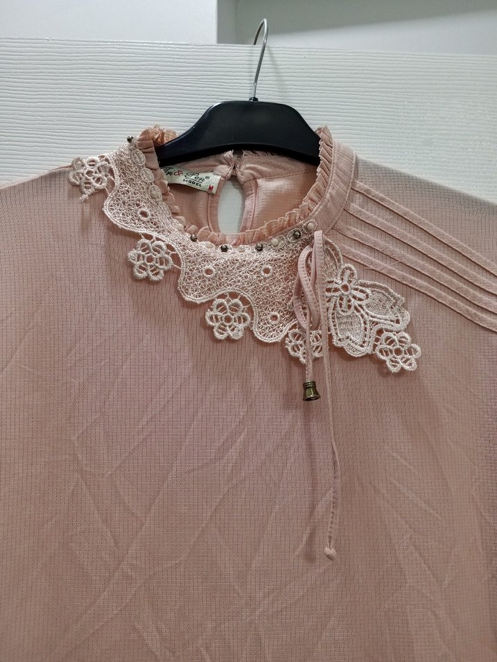 Dantel Detaylı Bej Uzun Kollu Bluz - Görsel 3