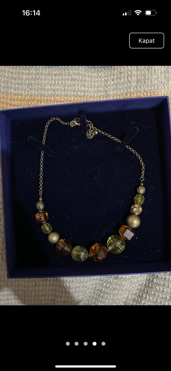 Zincir Detaylı Altın Rengi Kadın Kolye - Görsel 3