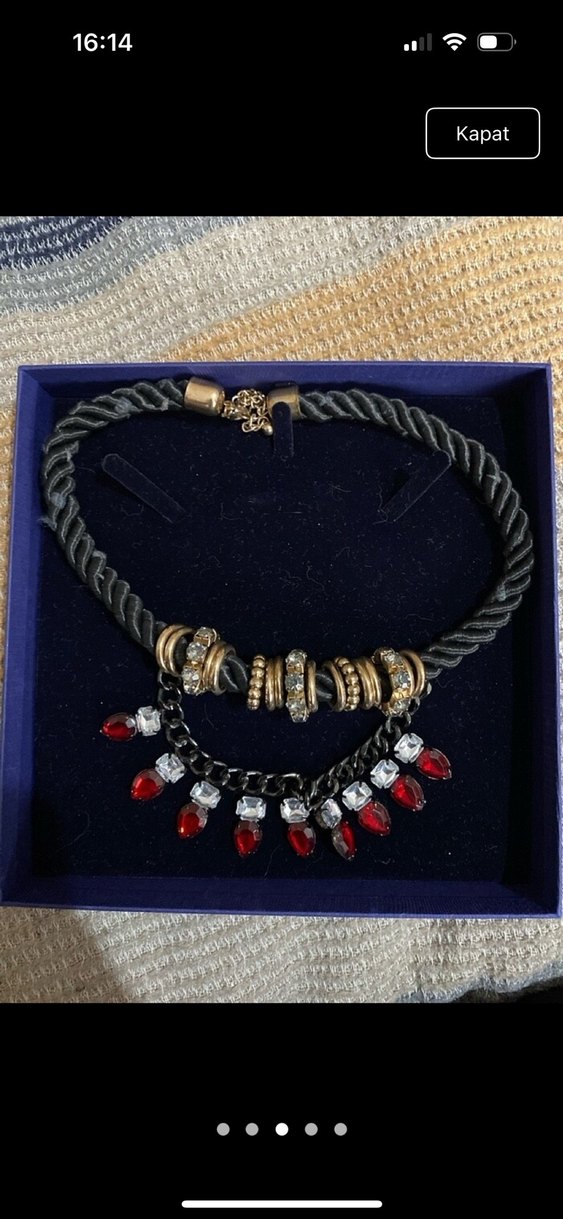 Zincir Detaylı Altın Rengi Kadın Kolye - Görsel 2