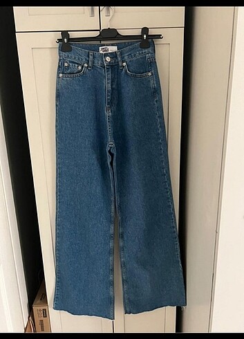 Wide leg jean