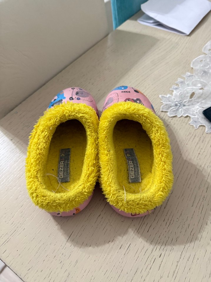 Kız Çocuk Renkli Baskılı Sıcak Terlik - Görsel 3