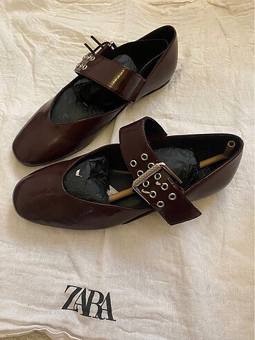 Zara Bordo Babet