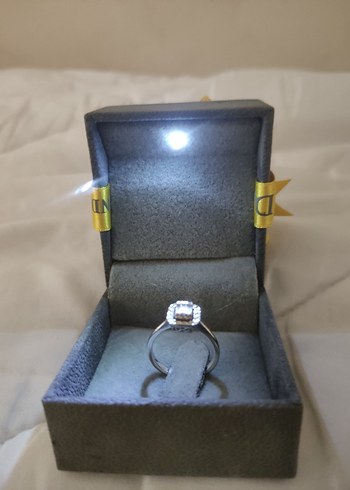 Işıklı Kutuda Pırlanta Yüzük,blue diamond 17 karat