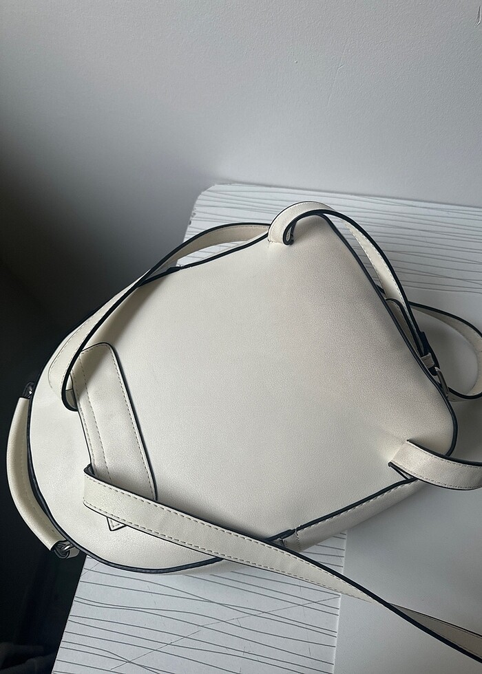 Stradivarius beyaz sırt çantası - Görsel 3