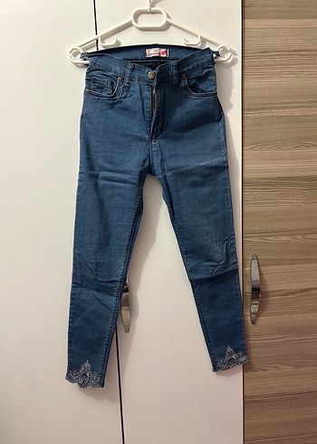 Bershka Nakisli Ve Dantelli Mavi Kadin Kot Pantolon