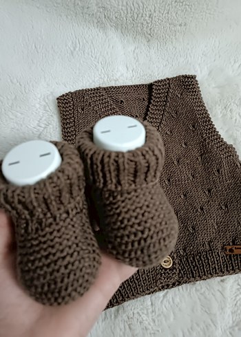 El Örgüsü Bebek Yeleği+Patik - Görsel 3