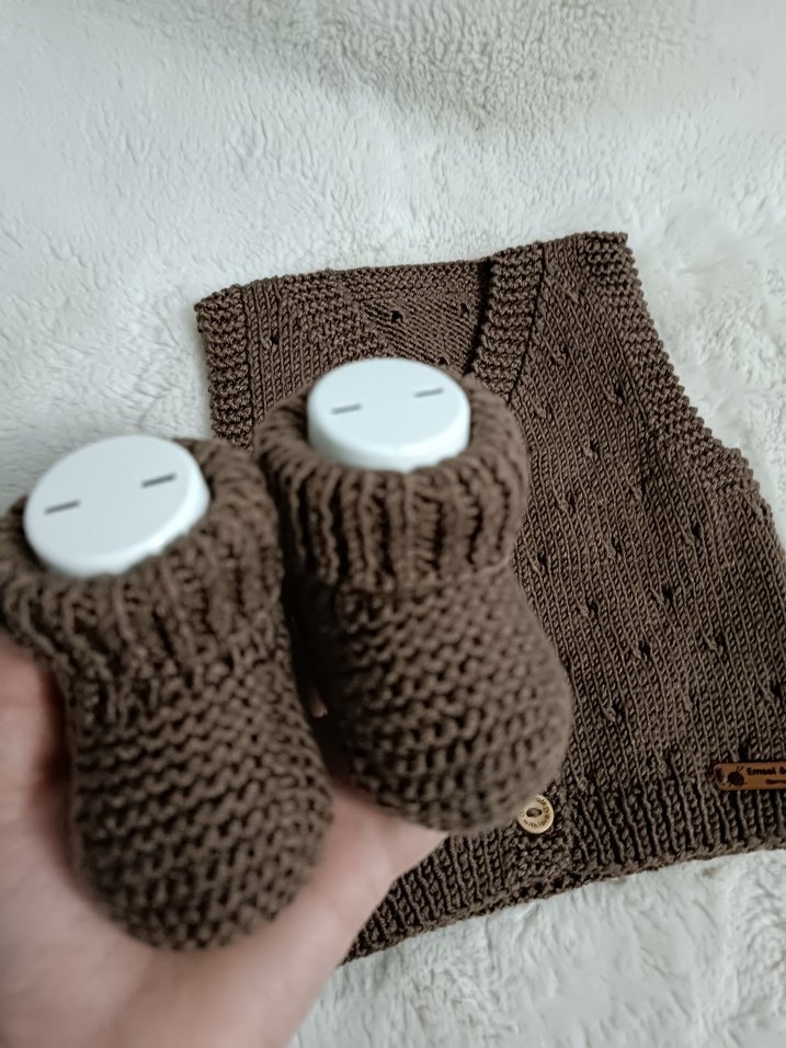 El Örgüsü Bebek Yeleği+Patik - Görsel 3