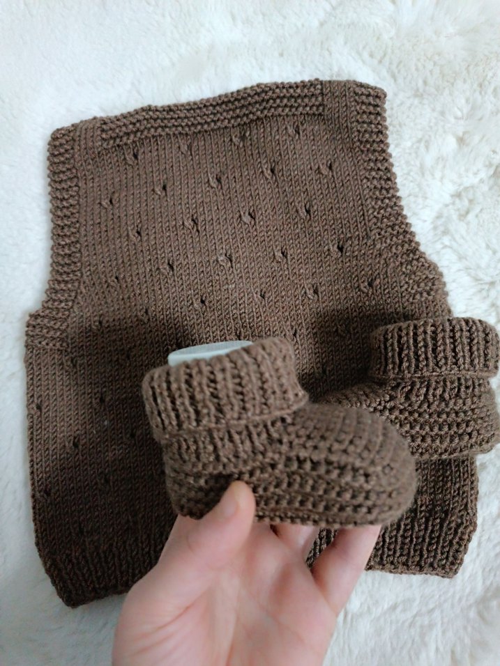 El Örgüsü Bebek Yeleği+Patik - Görsel 2