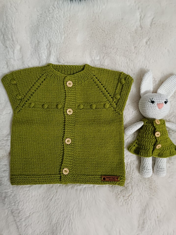 El örgüsü bebek yeleği+ tavşan - Görsel 3