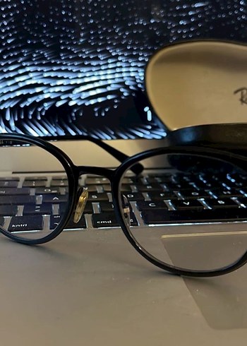 Parlak Siyah Ray-Ban Kadın Gözlüğü - Görsel 2